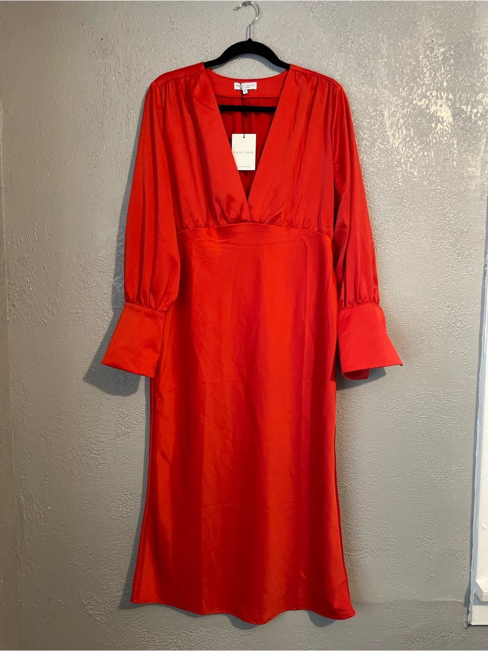 Red V-Neck Long Sleeve Midi Dress